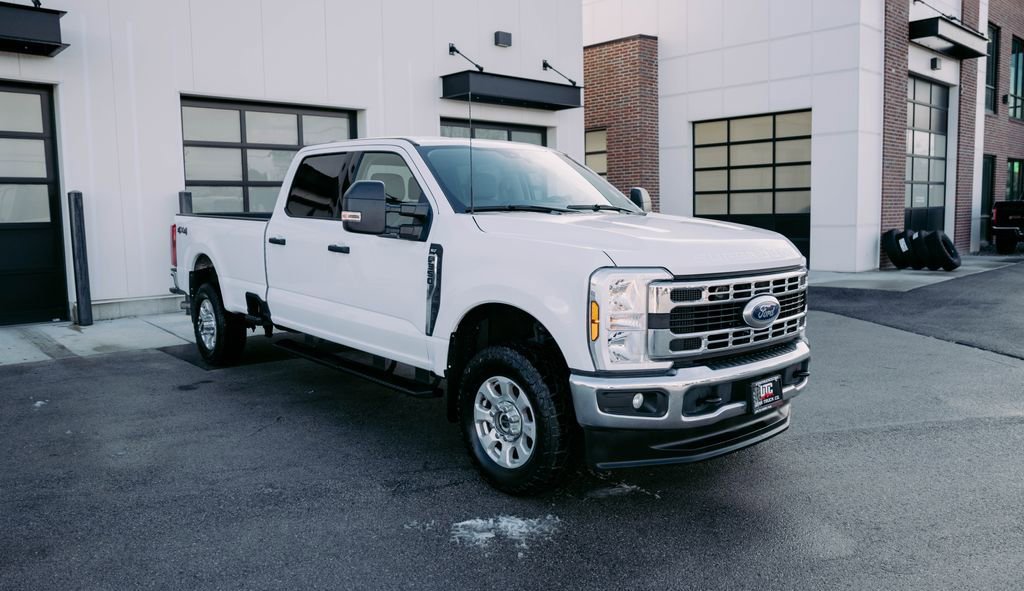 Used 2024 Ford F350 XLT image 4
