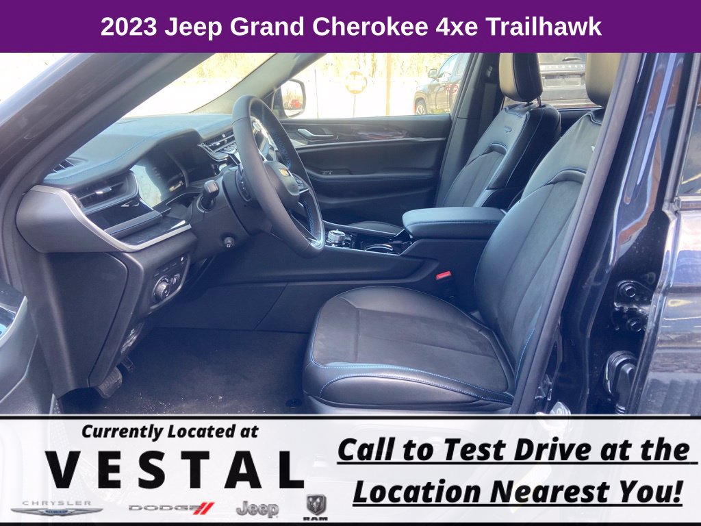 New 2023 Jeep Grand Cherokee Trailhawk w/ Advanced Protech Group II AWD/4WD image 16