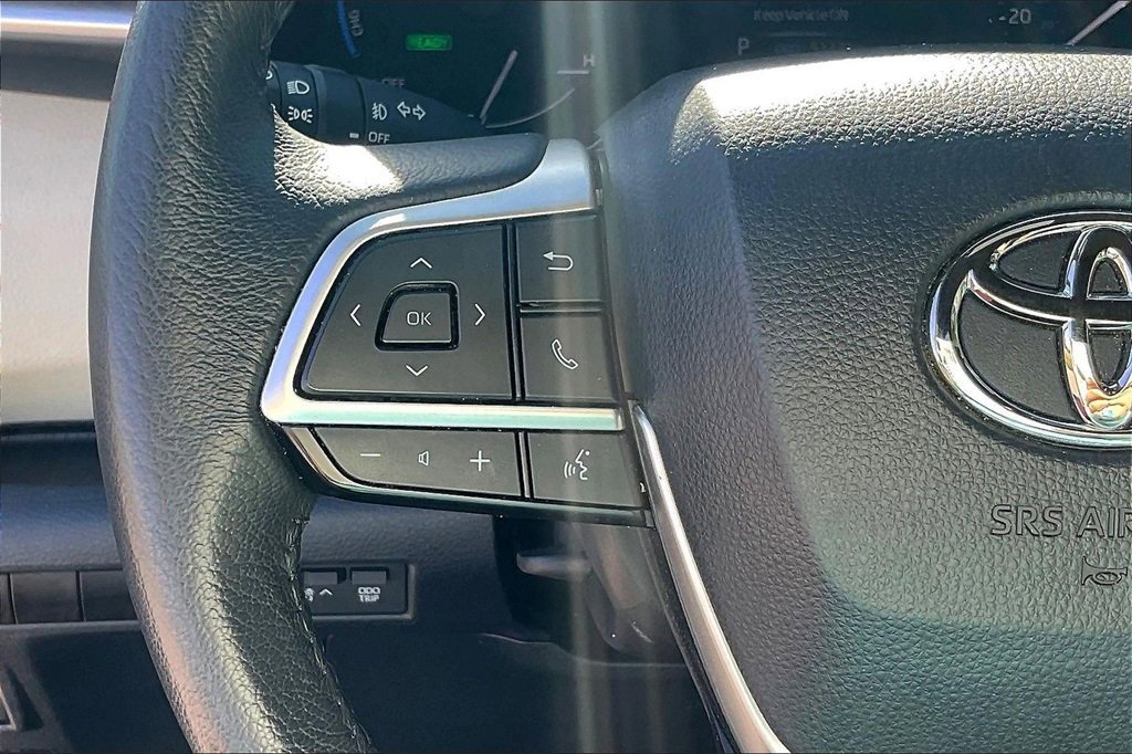 Used 2024 Toyota Sienna XLE image 18