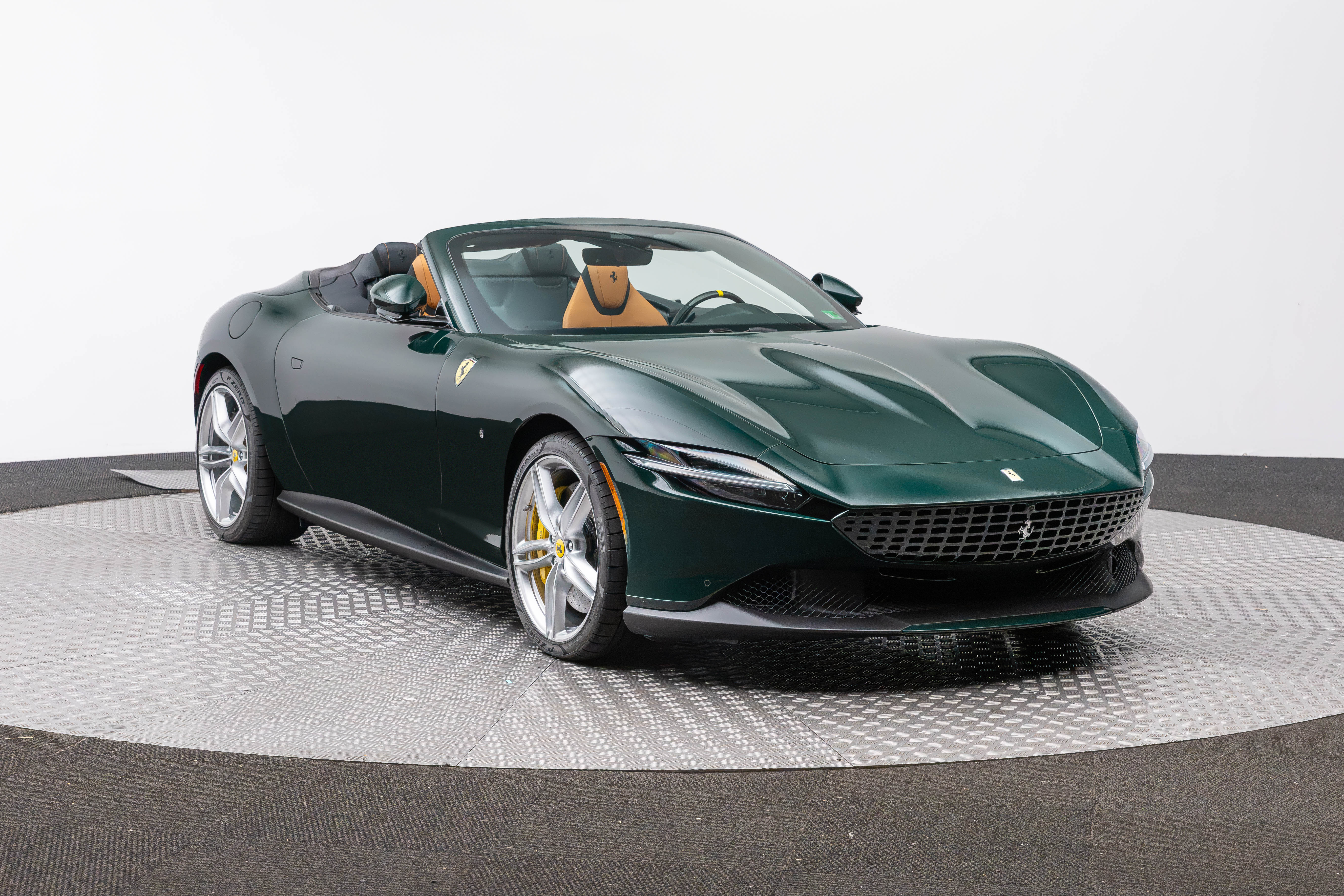Certified 2025 Ferrari Roma Spider RWD image 11