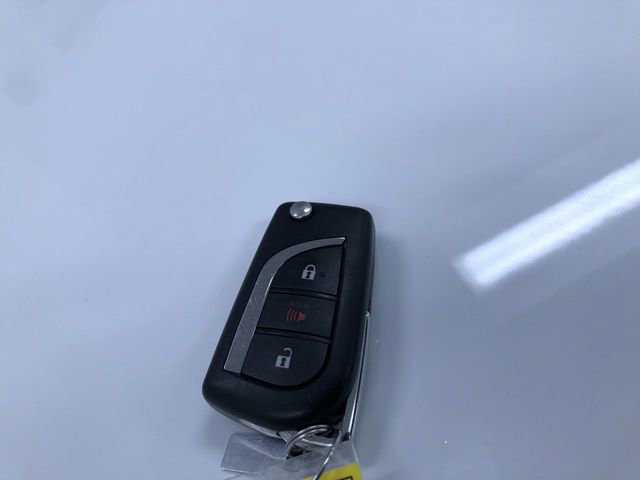 Used 2025 Toyota RAV4 LE AWD/4WD image 32