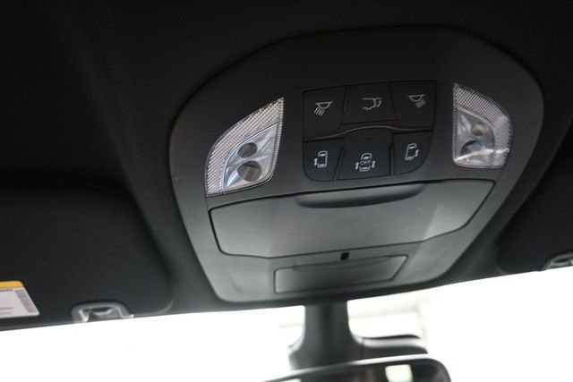 Used 2023 Chrysler Pacifica Touring-L w/ S Appearance Package FWD image 12
