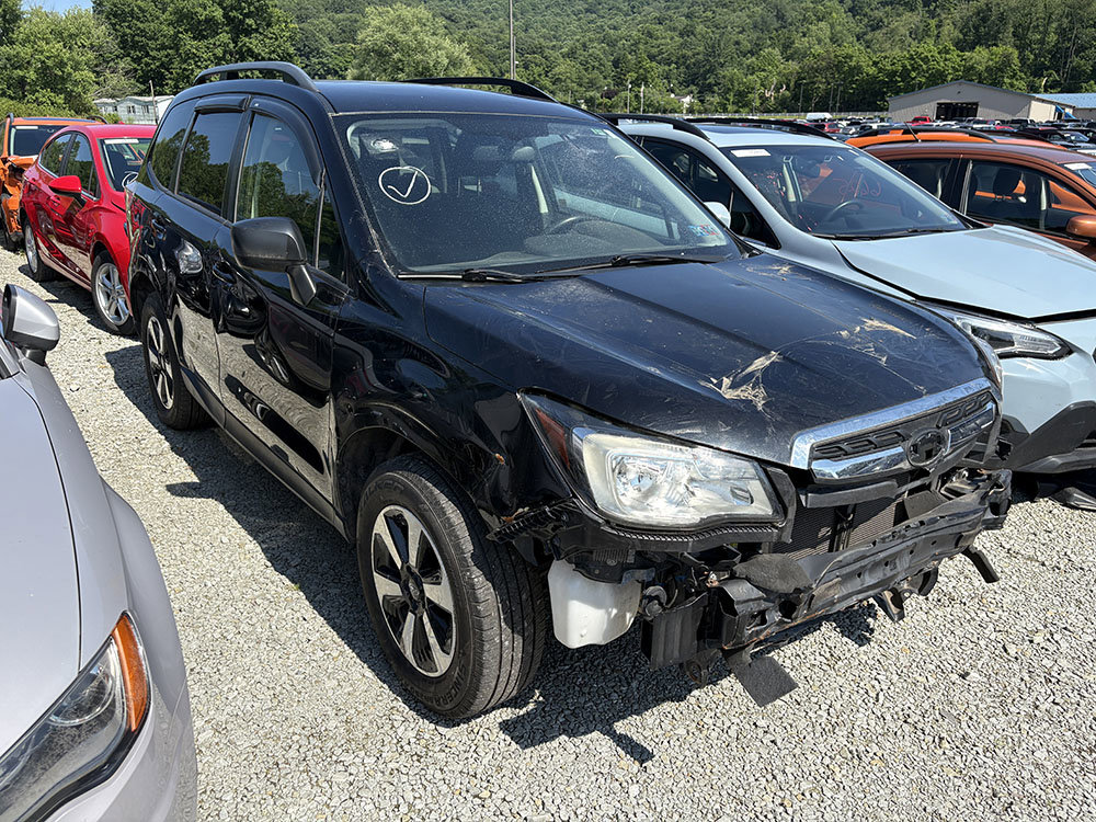 Used 2017 Subaru Forester 2.5i w/ Alloy Wheel Package image 4