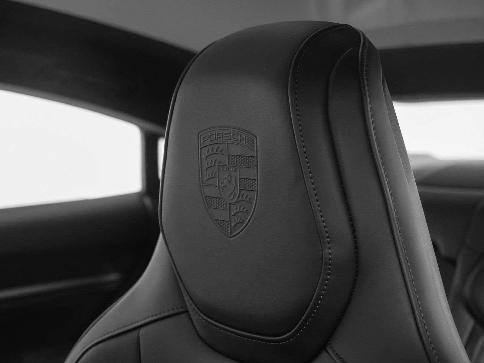 Used 2025 Porsche Taycan 4S AWD/4WD image 46