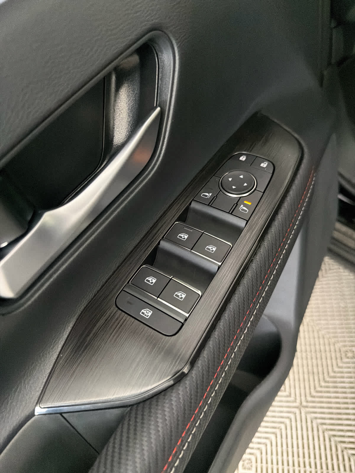New 2026 Nissan Kicks SR FWD image 23