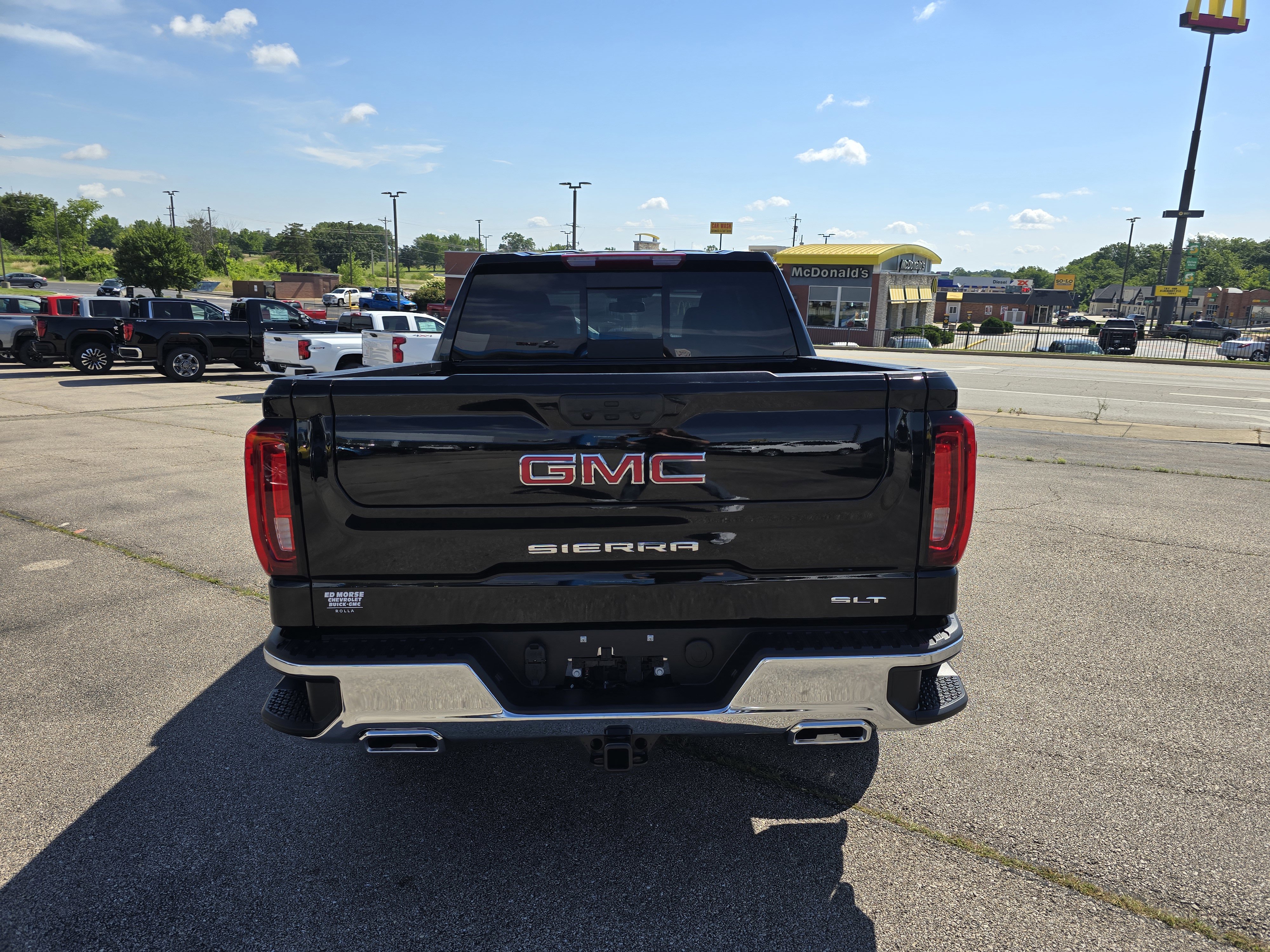 New 2025 GMC Sierra 1500 SLT w/ SLT Convenience Package image 4