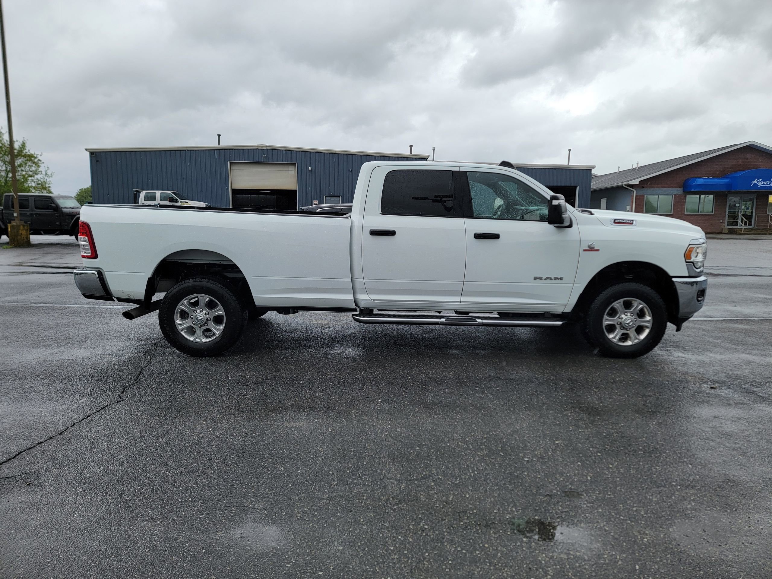 Used 2023 RAM 2500 Big Horn w/ Level 1 Equipment Group image 8