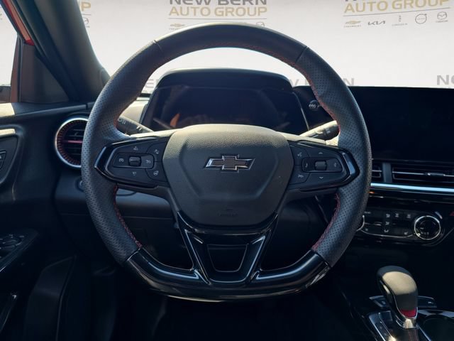 Used 2026 Chevrolet Trax RS FWD image 12