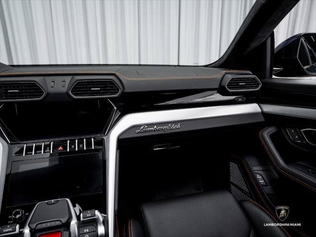 Used 2020 Lamborghini Urus AWD/4WD image 36