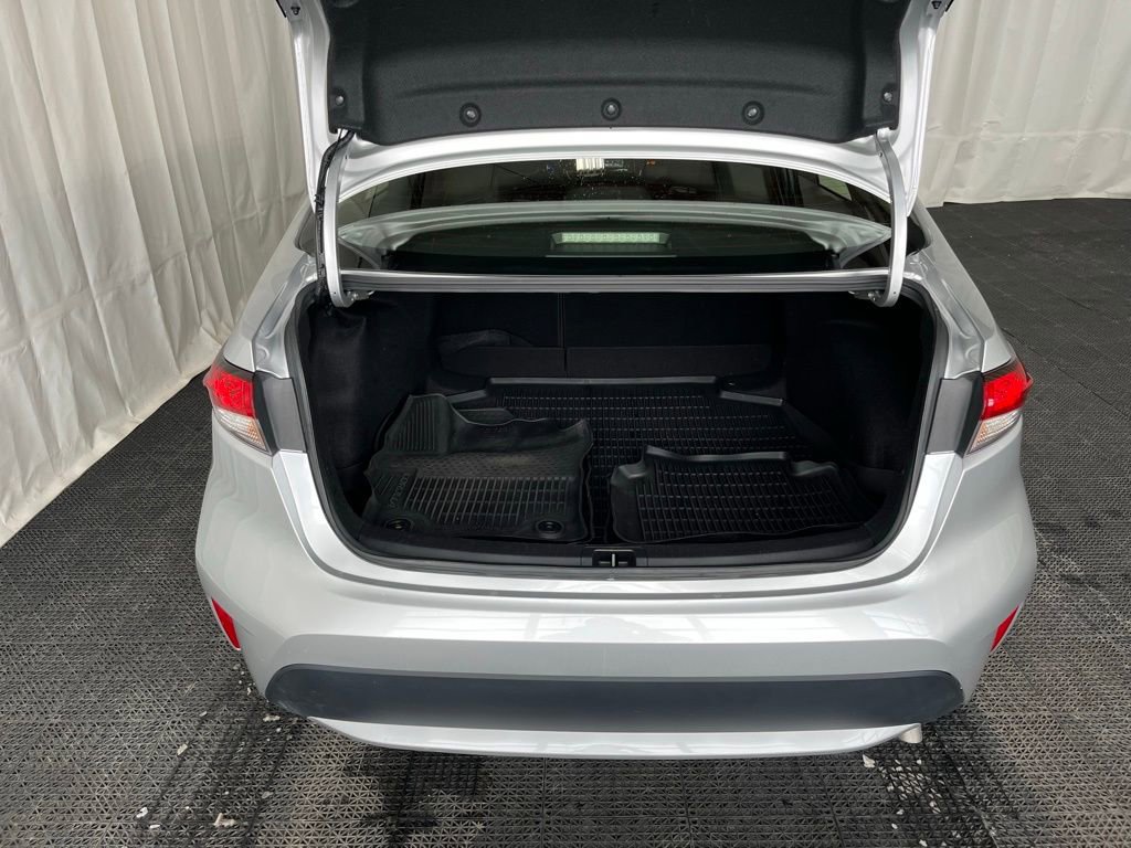 Used 2022 Toyota Corolla LE image 26