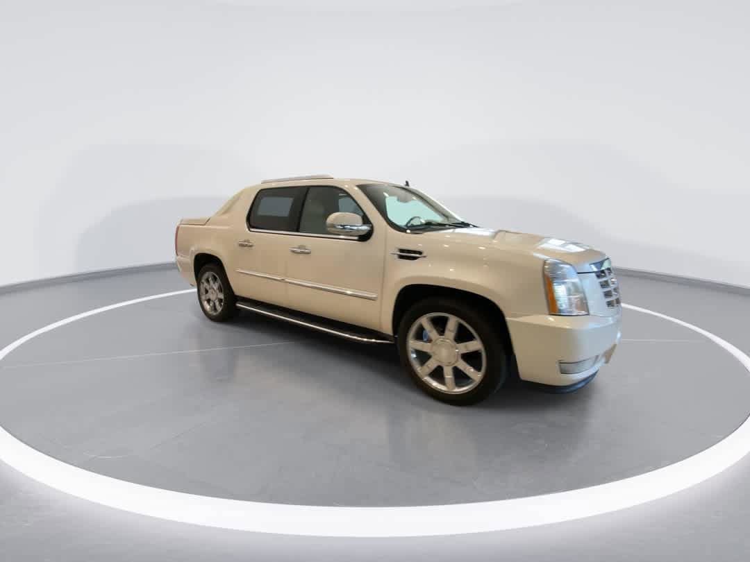 Used 2011 Cadillac Escalade EXT Luxury AWD/4WD image 2