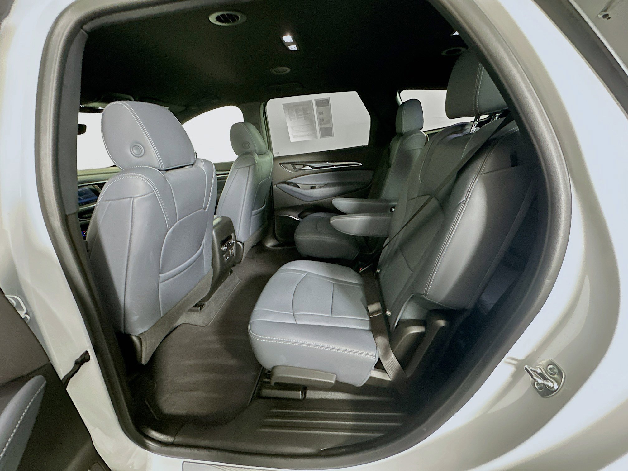 Used 2024 Buick Enclave Premium image 26