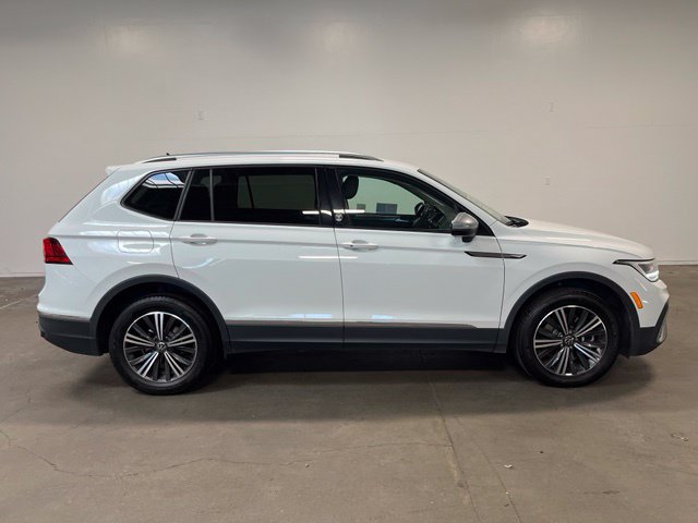 Used 2024 Volkswagen Tiguan Wolfsburg Edition AWD/4WD image 2