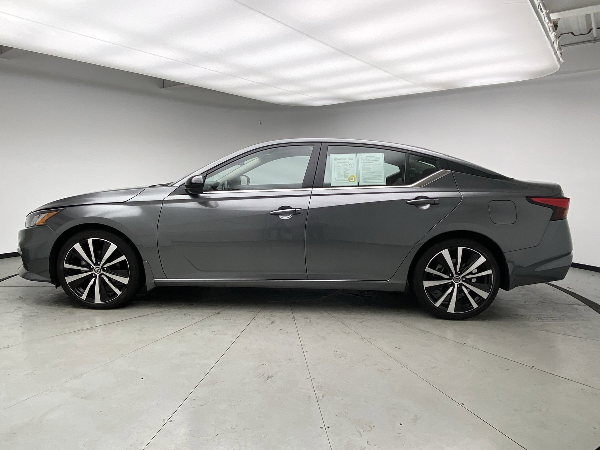Used 2022 Nissan Altima 2.5 SR image 2