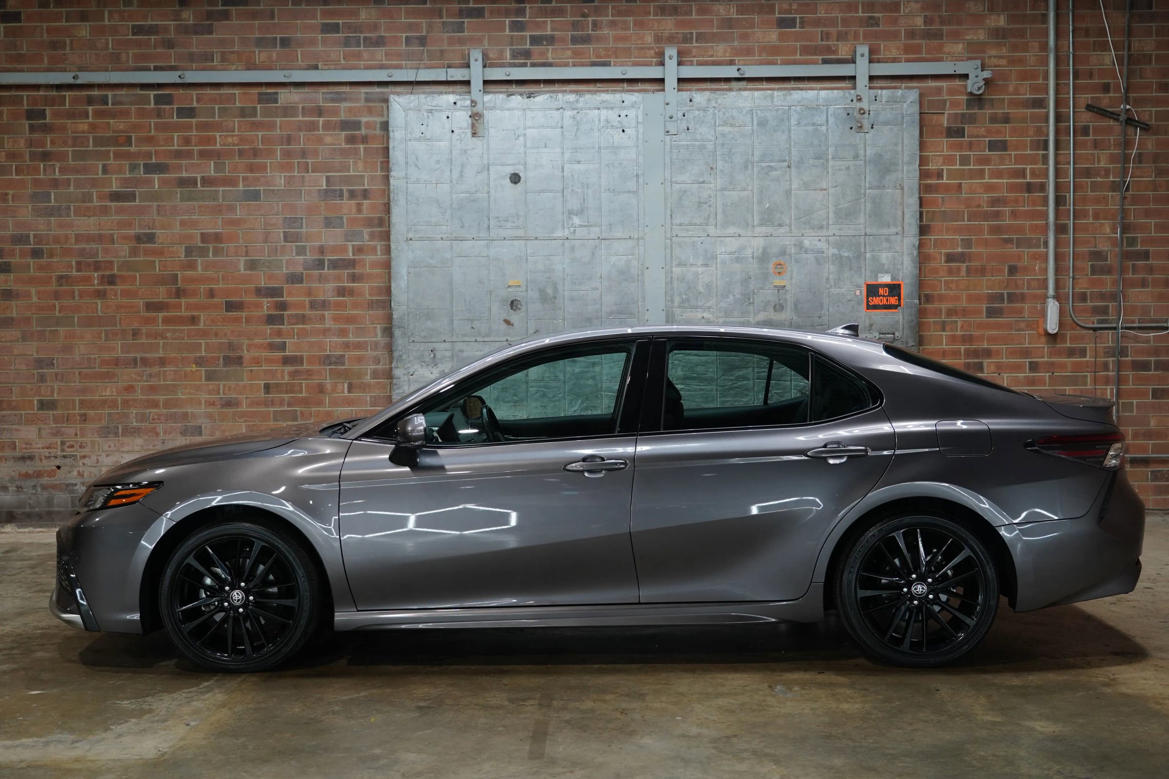 Used 2023 Toyota Camry XSE image 1