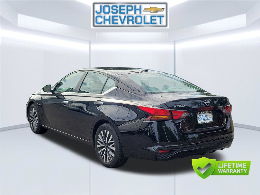 Used 2025 Nissan Altima 2.5 SV FWD image 4