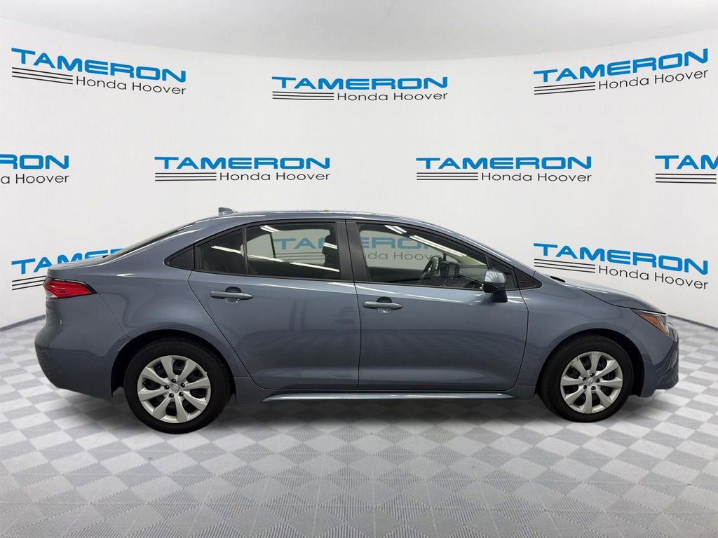 Used 2022 Toyota Corolla LE image 6