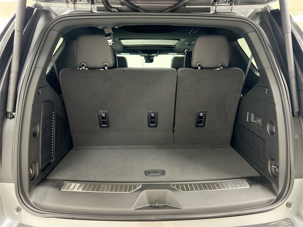 Used 2024 Chevrolet Tahoe High Country image 25