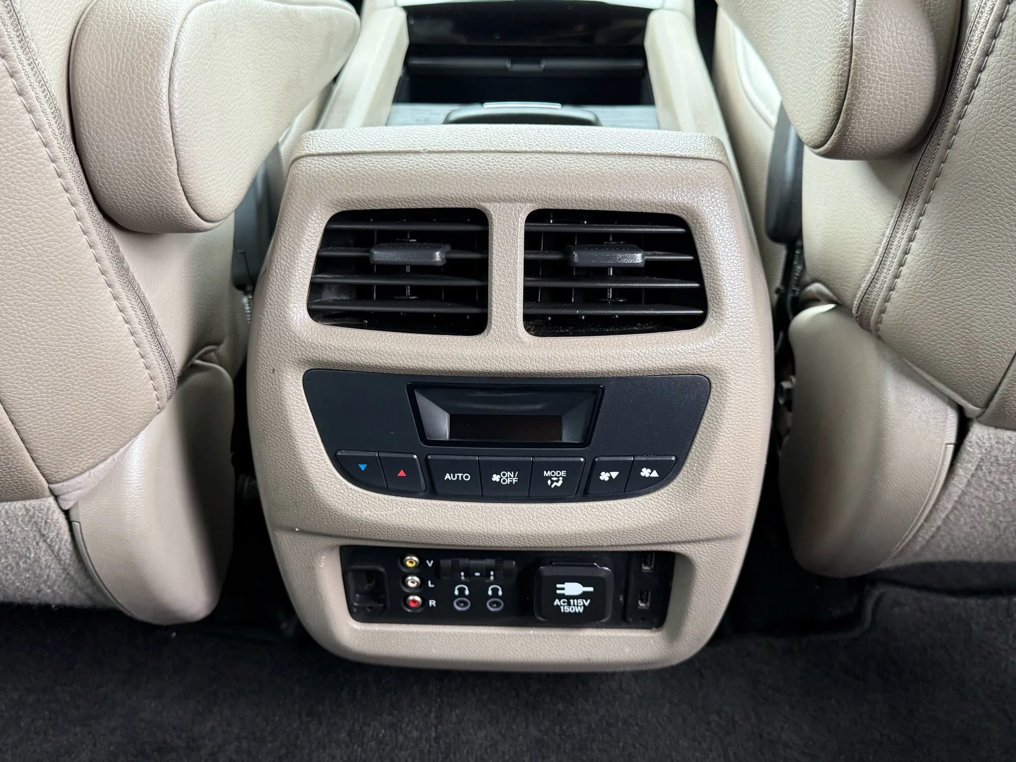Used 2016 Honda Pilot Touring image 39