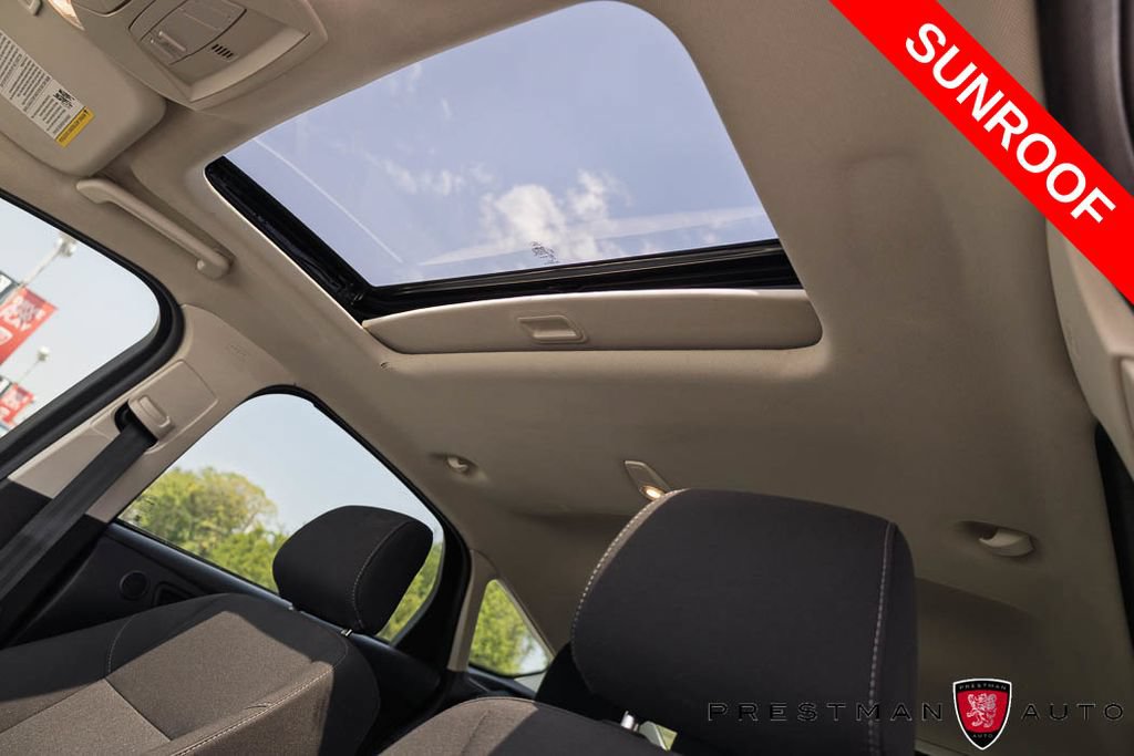Used 2018 Ford Focus SEL w/ Cold Weather Package FWD image 7