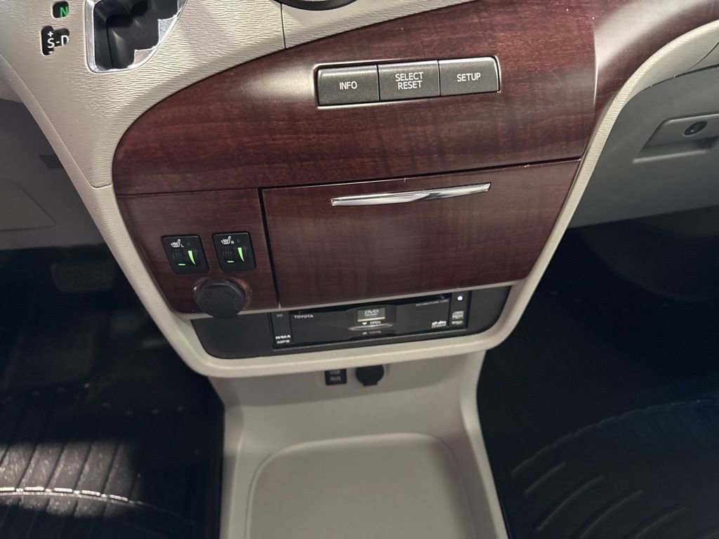 Used 2012 Toyota Sienna XLE w/ Premium Pkg AWD/4WD image 20