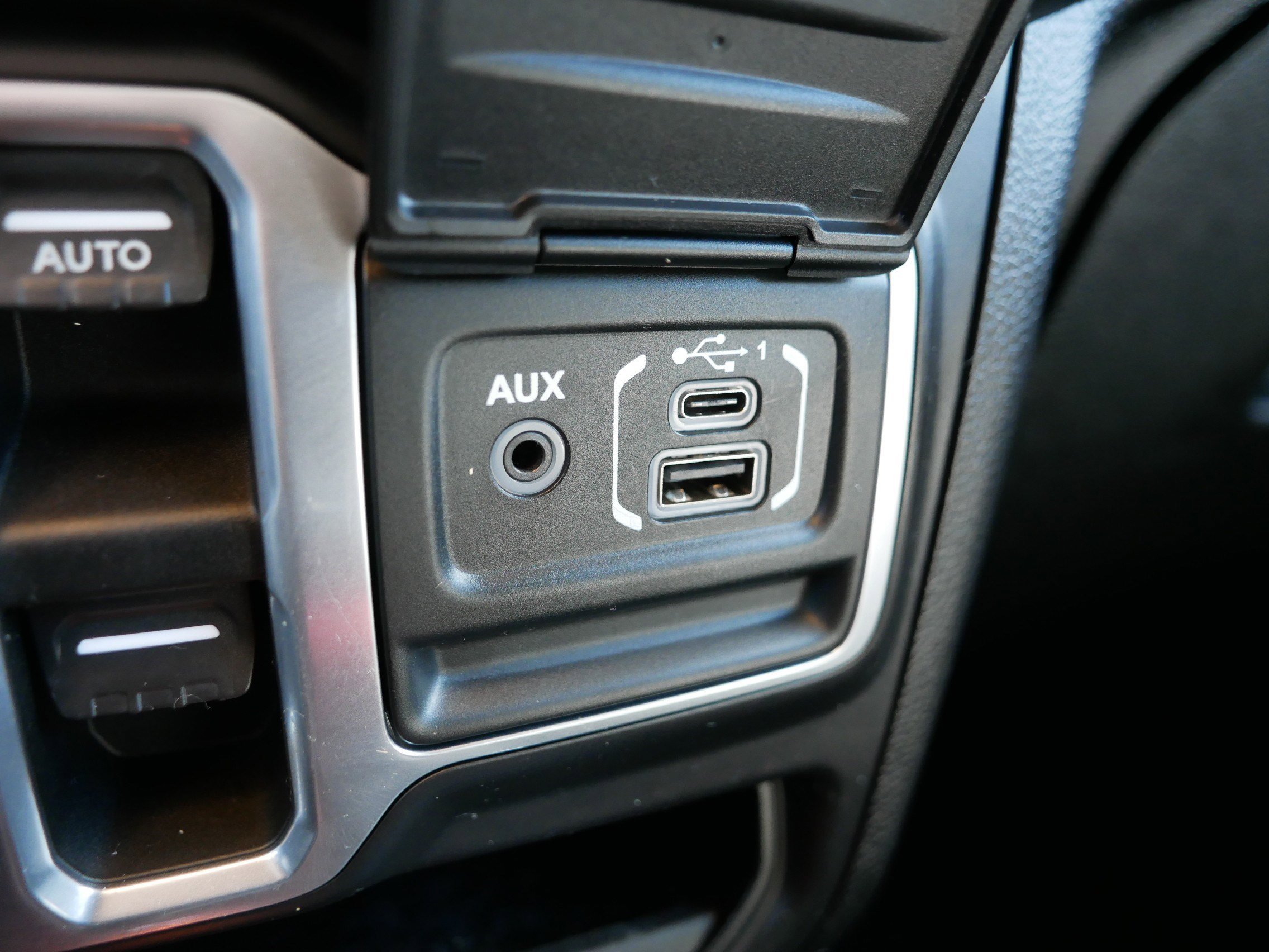 Used 2018 Jeep Wrangler Unlimited Sport S AWD/4WD image 33