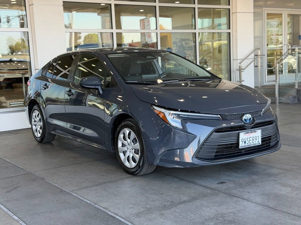 Used 2023 Toyota Corolla LE w/ Carpet Mat Package (TMS) FWD image 6