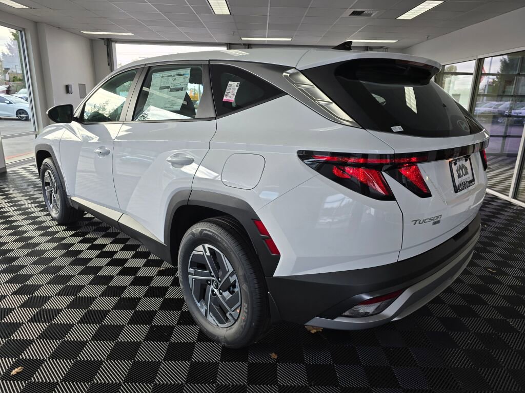 New 2026 Hyundai Tucson Blue SE image 6