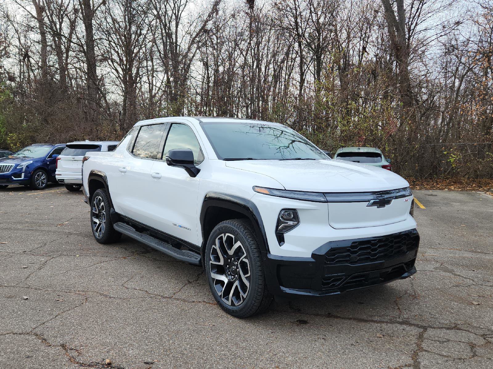 New 2025 Chevrolet Silverado EV RST AWD/4WD image 4