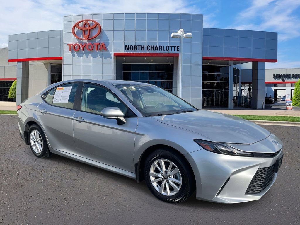 Used 2025 Toyota Camry LE w/ Convenience Package FWD image 3