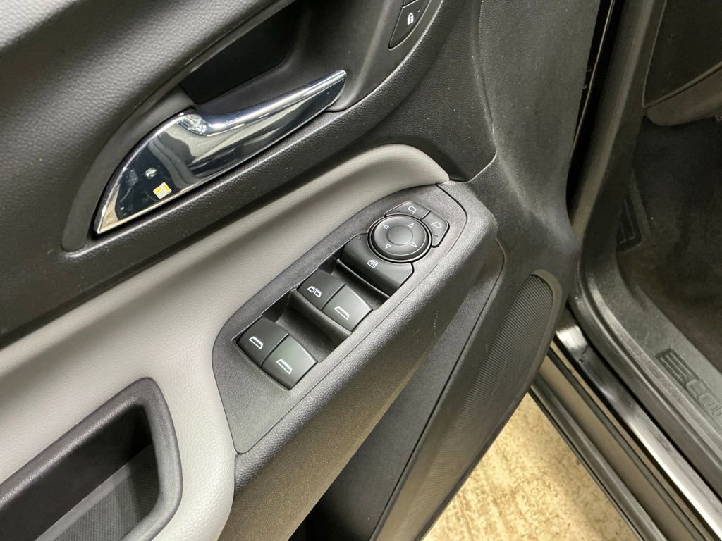 Used 2021 Chevrolet Equinox LS image 15