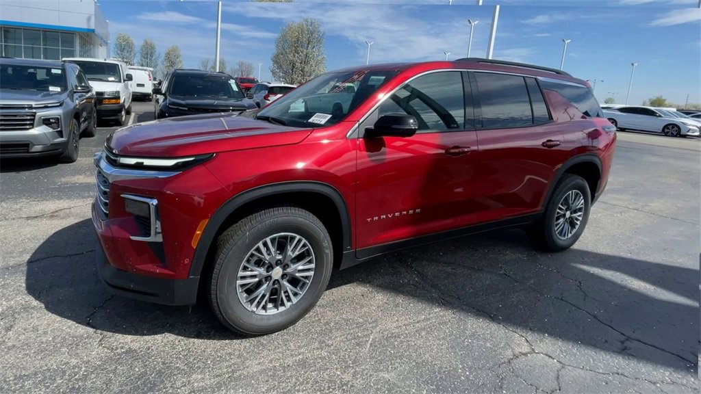 New 2025 Chevrolet Traverse LT w/ Enhanced Driving Package image 6