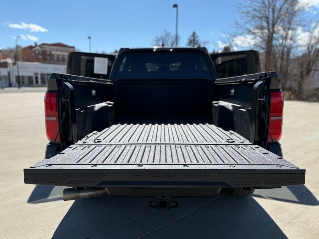 Used 2025 Toyota Tacoma TRD Sport image 16