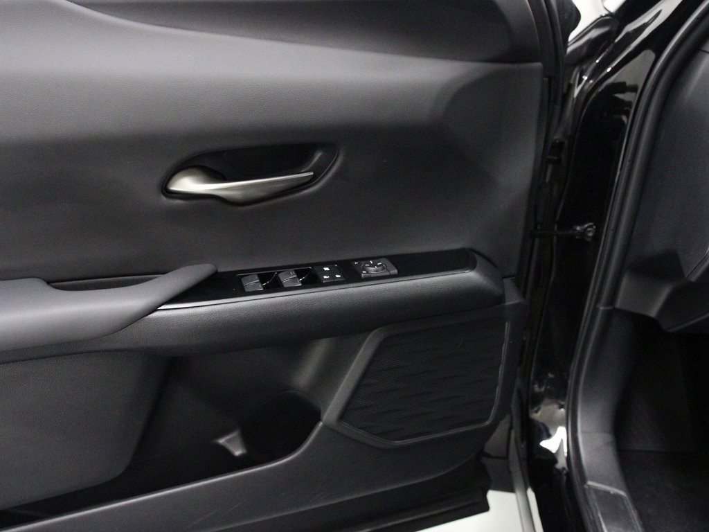 Used 2020 Lexus UX 250h F Sport image 22