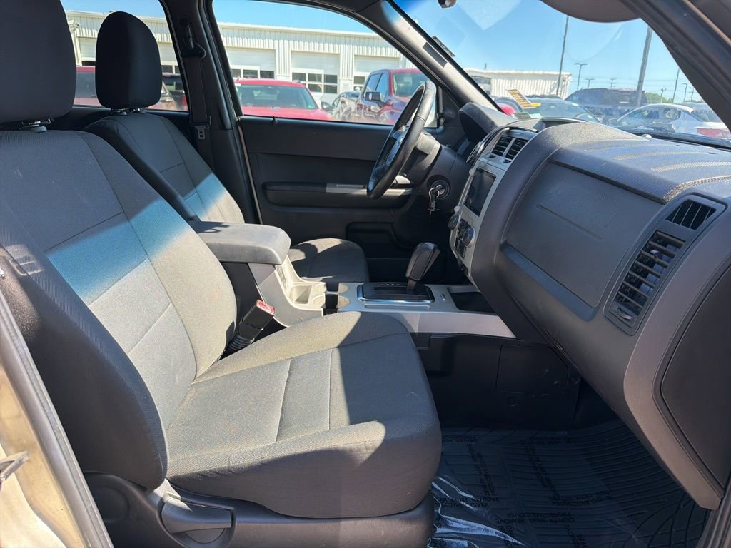 Used 2011 Ford Escape XLT w/ 201A Rapid Spec Order Code image 30