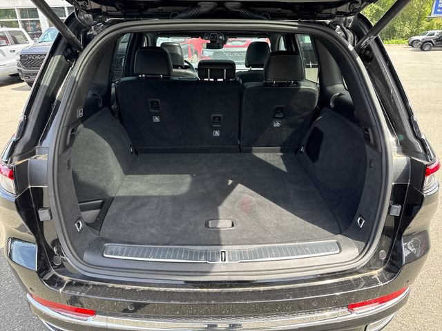 New 2025 Jeep Grand Cherokee Overland AWD/4WD image 12