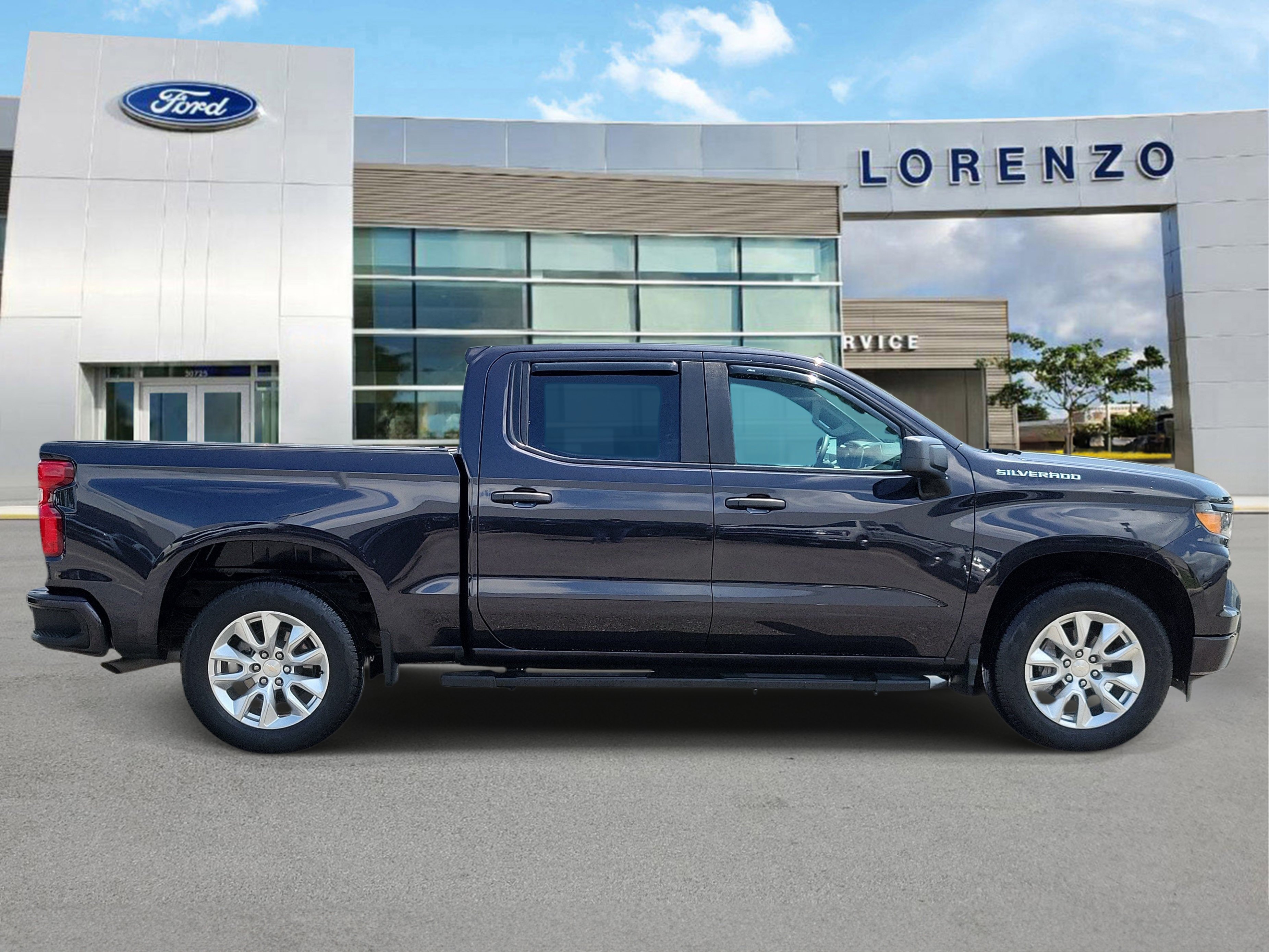 Used 2023 Chevrolet Silverado 1500 Custom RWD image 4