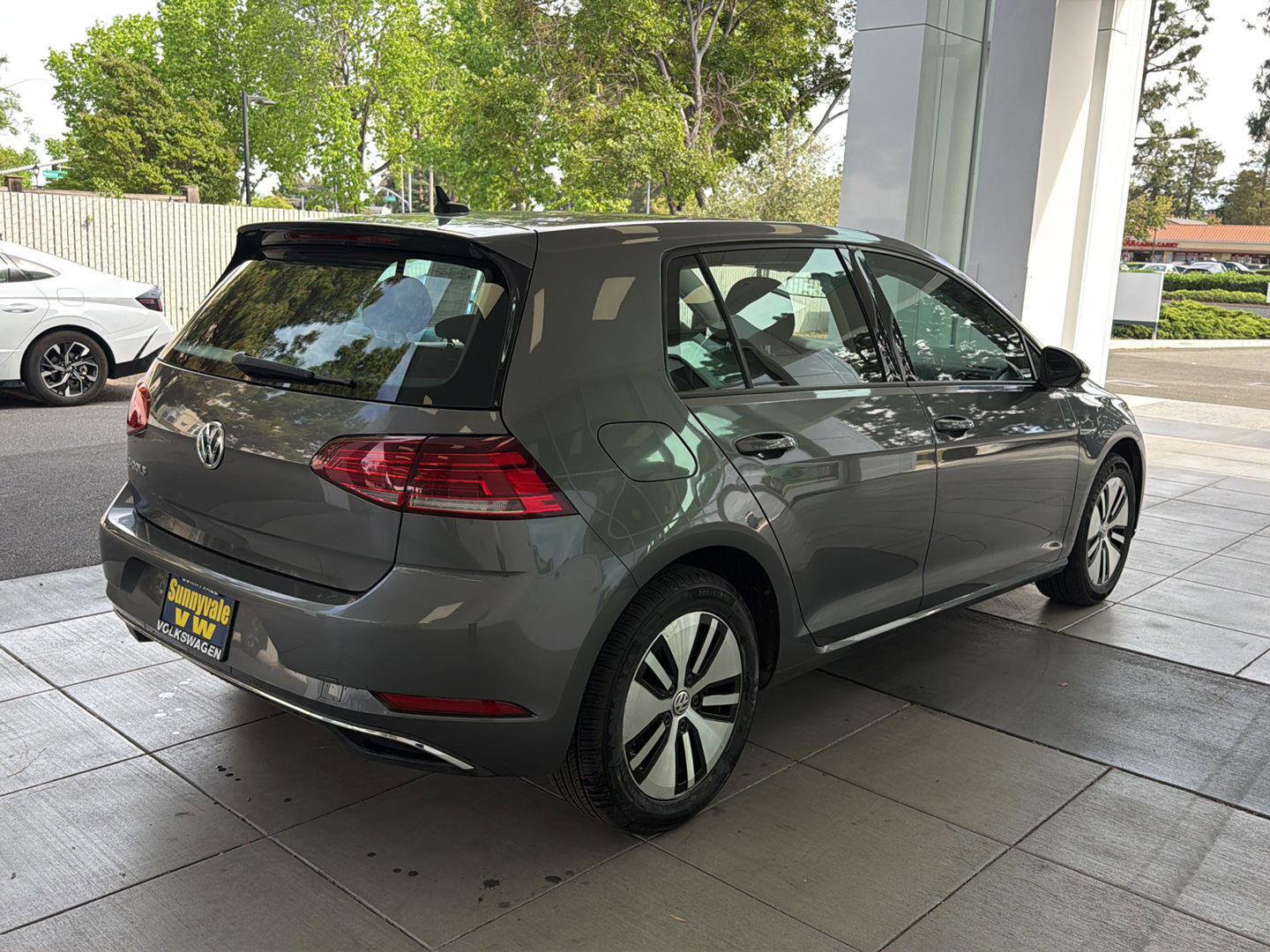 Used 2019 Volkswagen e-Golf SE w/ Driver Assistance Package image 5