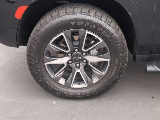 Used 2022 Chevrolet Tahoe Z71 w/ Luxury Package AWD/4WD image 9