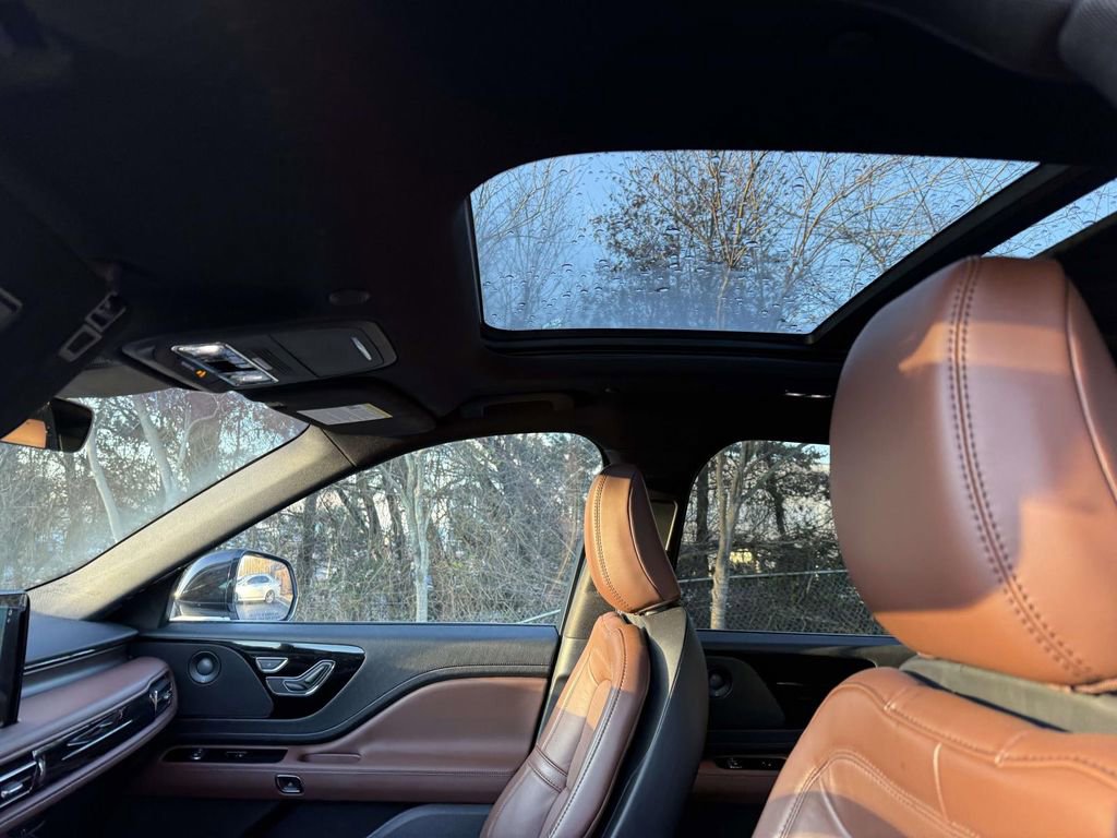 Used 2025 Lincoln Aviator Reserve image 19