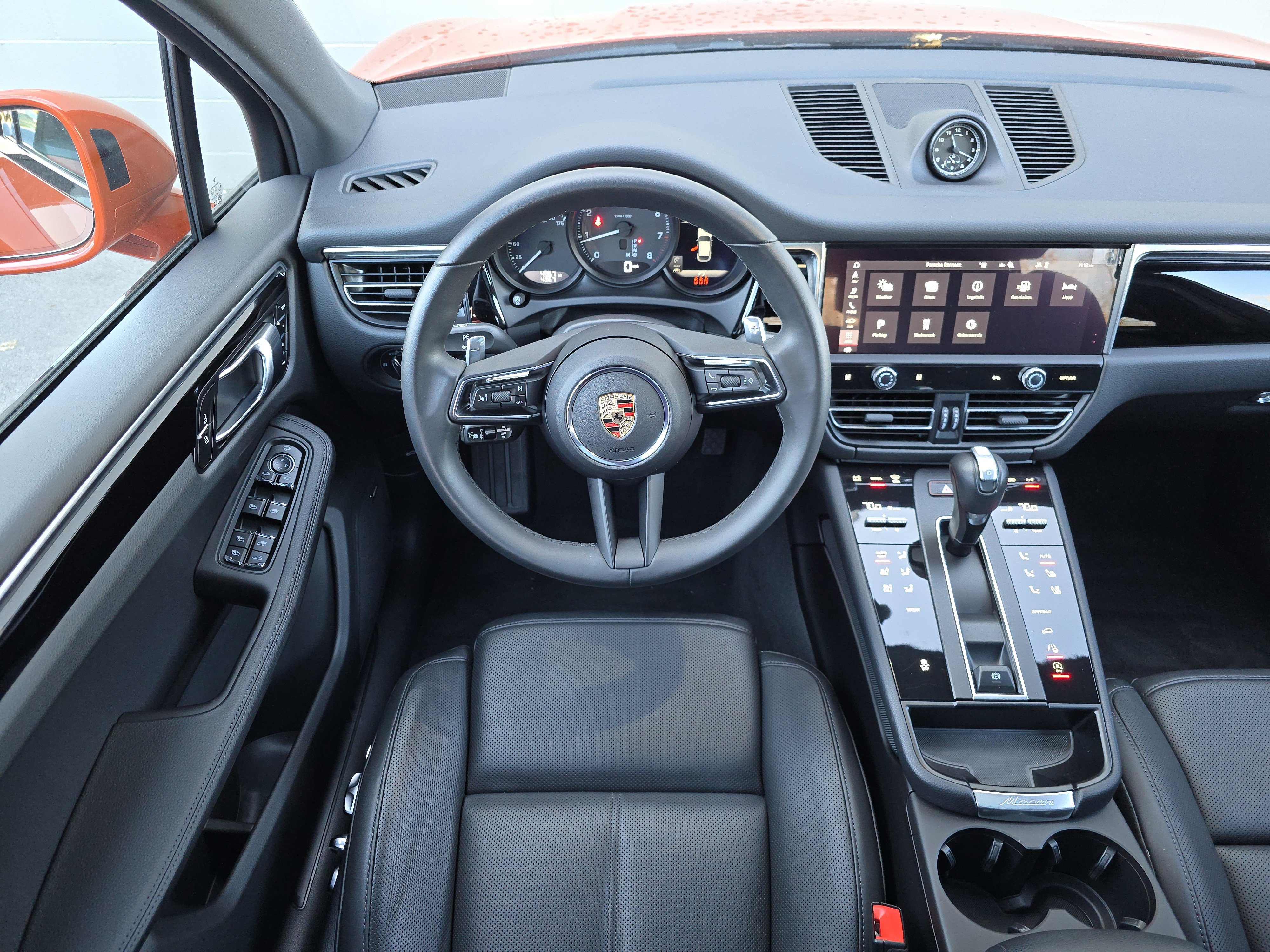 Certified 2025 Porsche Macan image 23