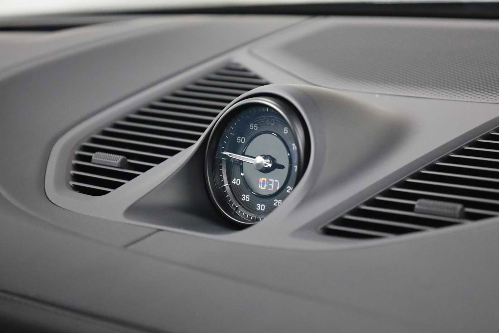 Certified 2025 Porsche Cayenne S image 23