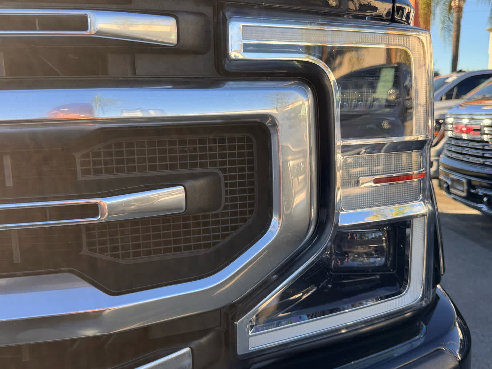 Certified 2020 Ford F250 Platinum w/ Tremor Off-Road Package AWD/4WD image 11