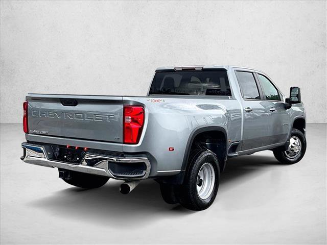 Used 2024 Chevrolet Silverado 3500 LT AWD/4WD image 2