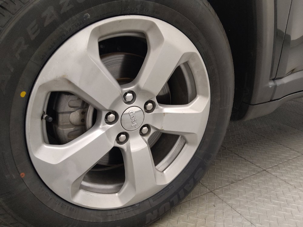 Used 2020 Jeep Compass Latitude FWD image 31