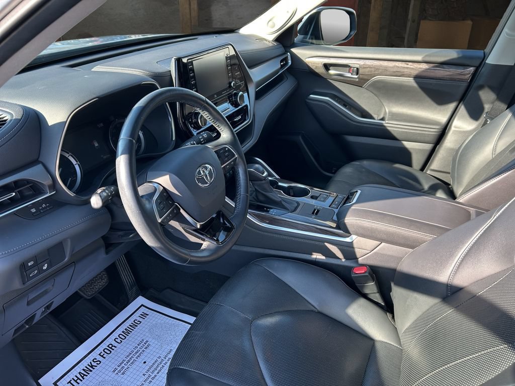 Used 2020 Toyota Highlander Limited FWD image 13