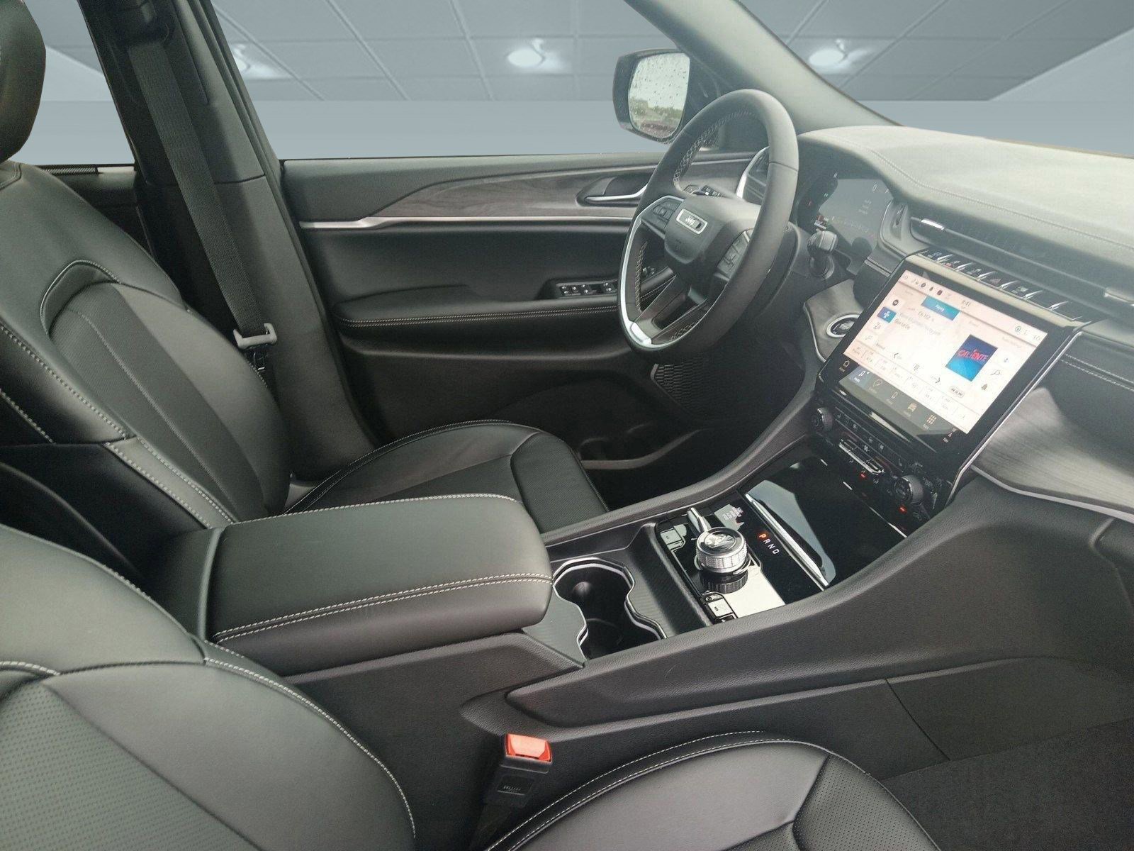 Used 2024 Jeep Grand Cherokee Limited 4xe image 26