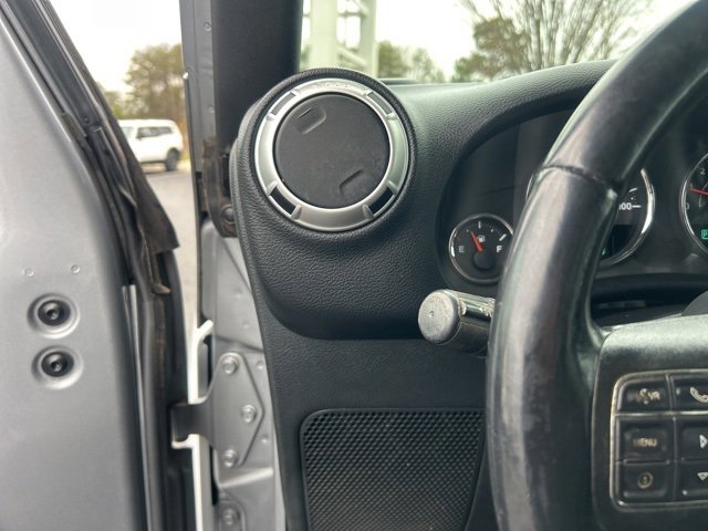 Used 2016 Jeep Wrangler Unlimited Sahara w/ Connectivity Group image 22