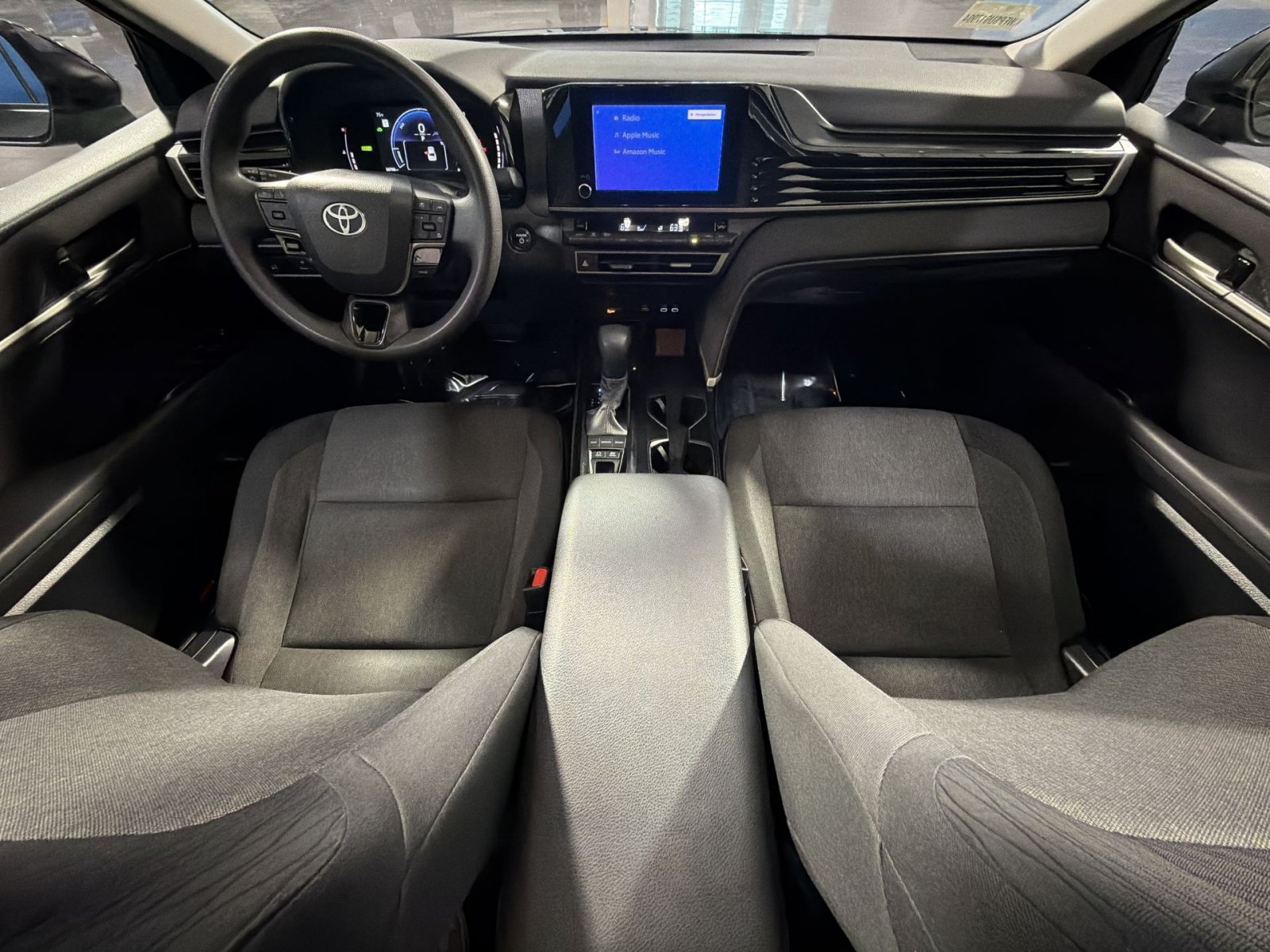 Used 2025 Toyota Camry LE FWD image 33