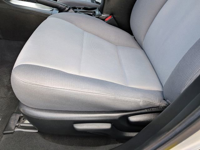 Used 2019 Toyota Corolla L image 18